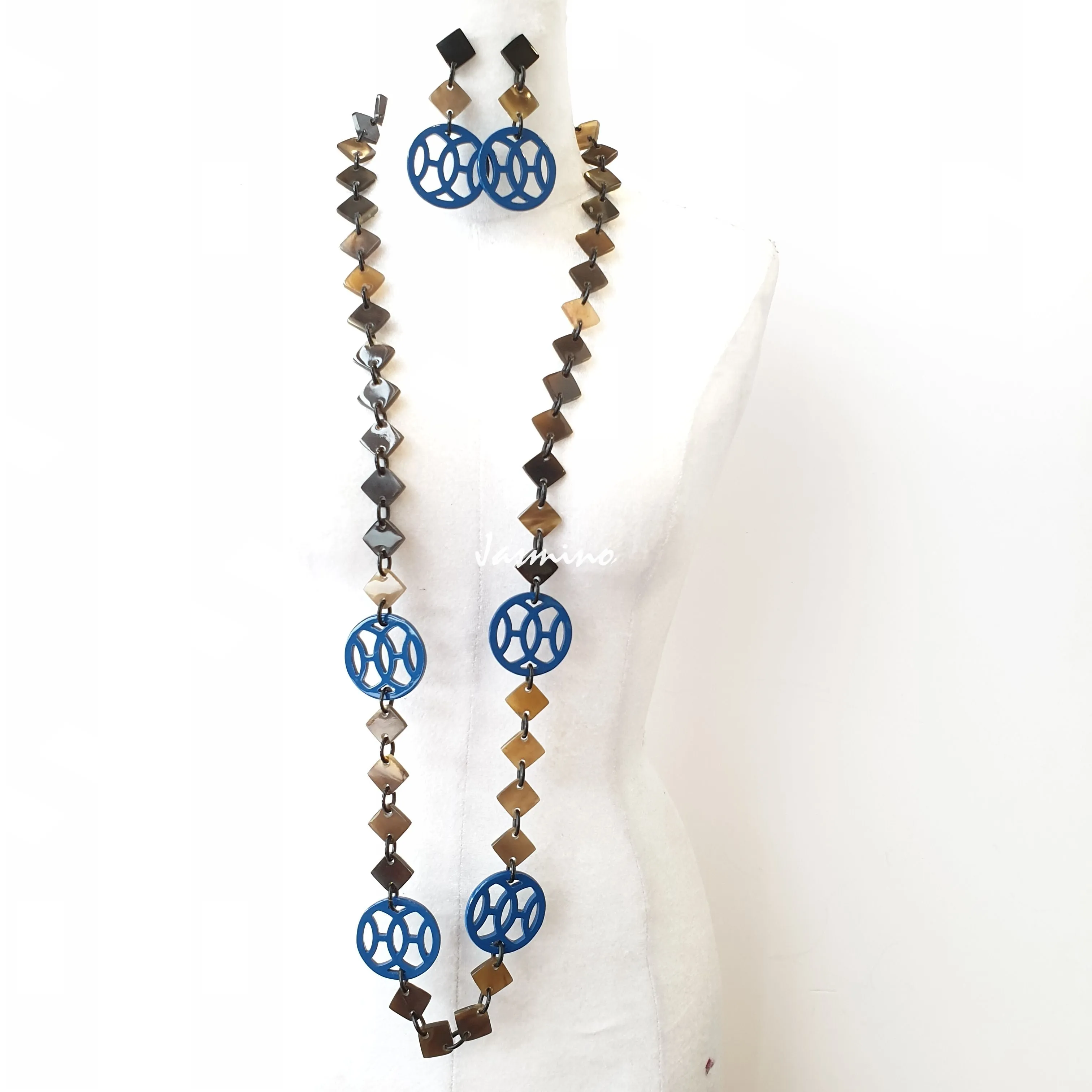 Charming Buffalo Horn Necklace J17956, Lacquered Horn. Jasmino.vn