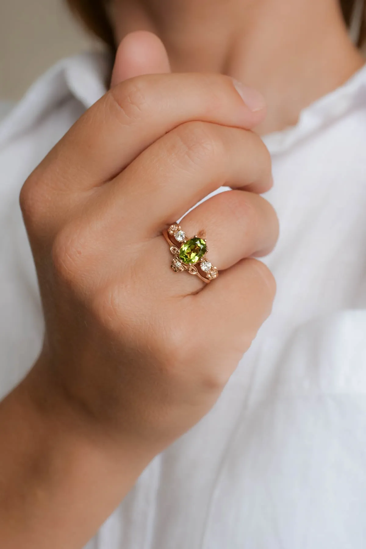 Elvish engagement ring set with peridot, fantasy gold flower rings / Fiorella