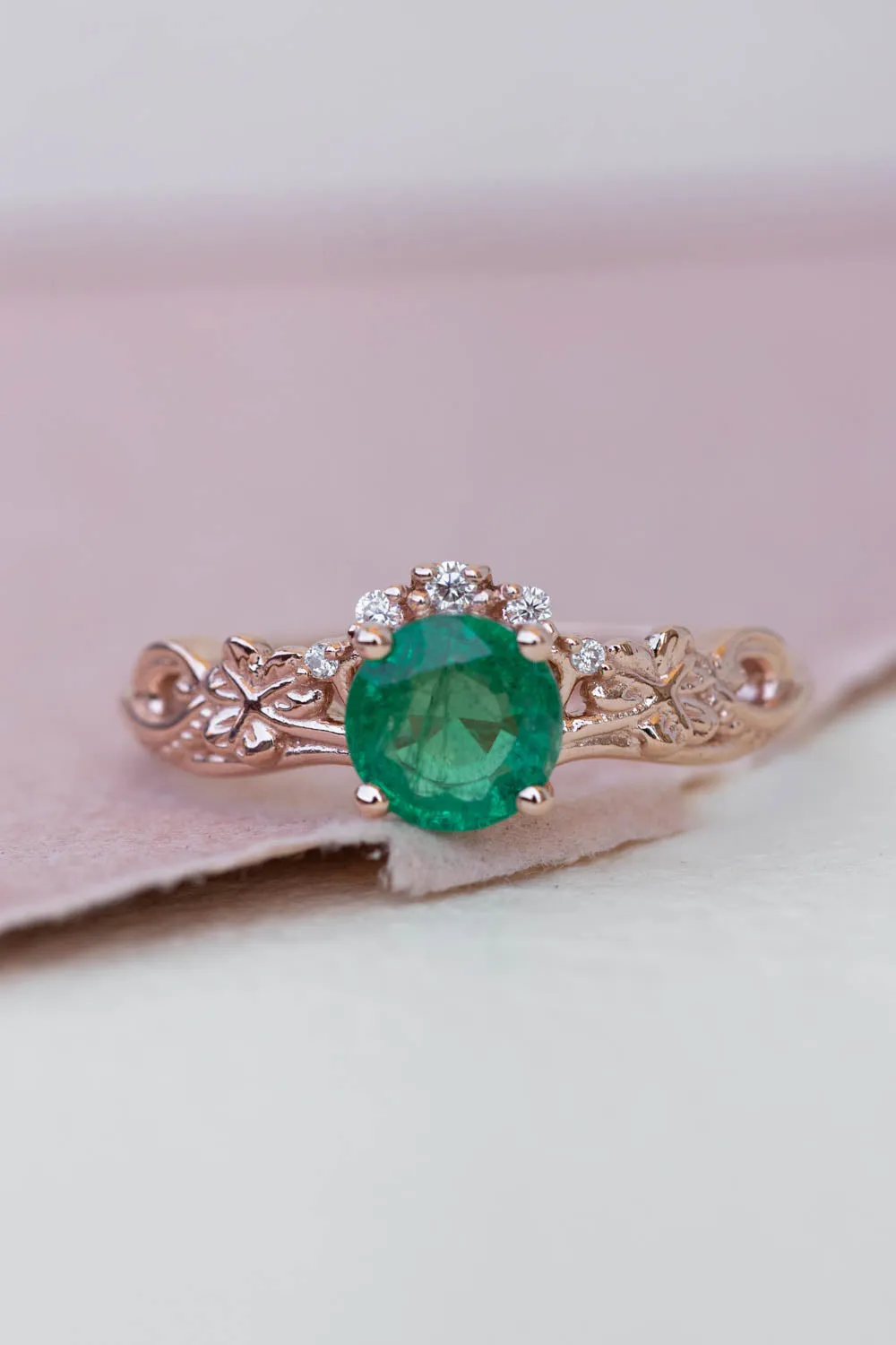 Natural emerald engagement ring set, celtic bridal ring set / Horta