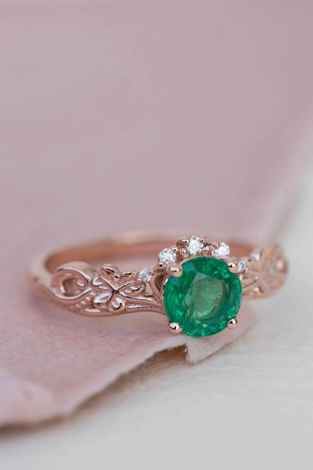 Natural emerald engagement ring set, celtic bridal ring set / Horta