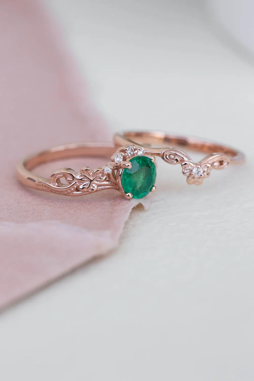 Natural emerald engagement ring set, celtic bridal ring set / Horta