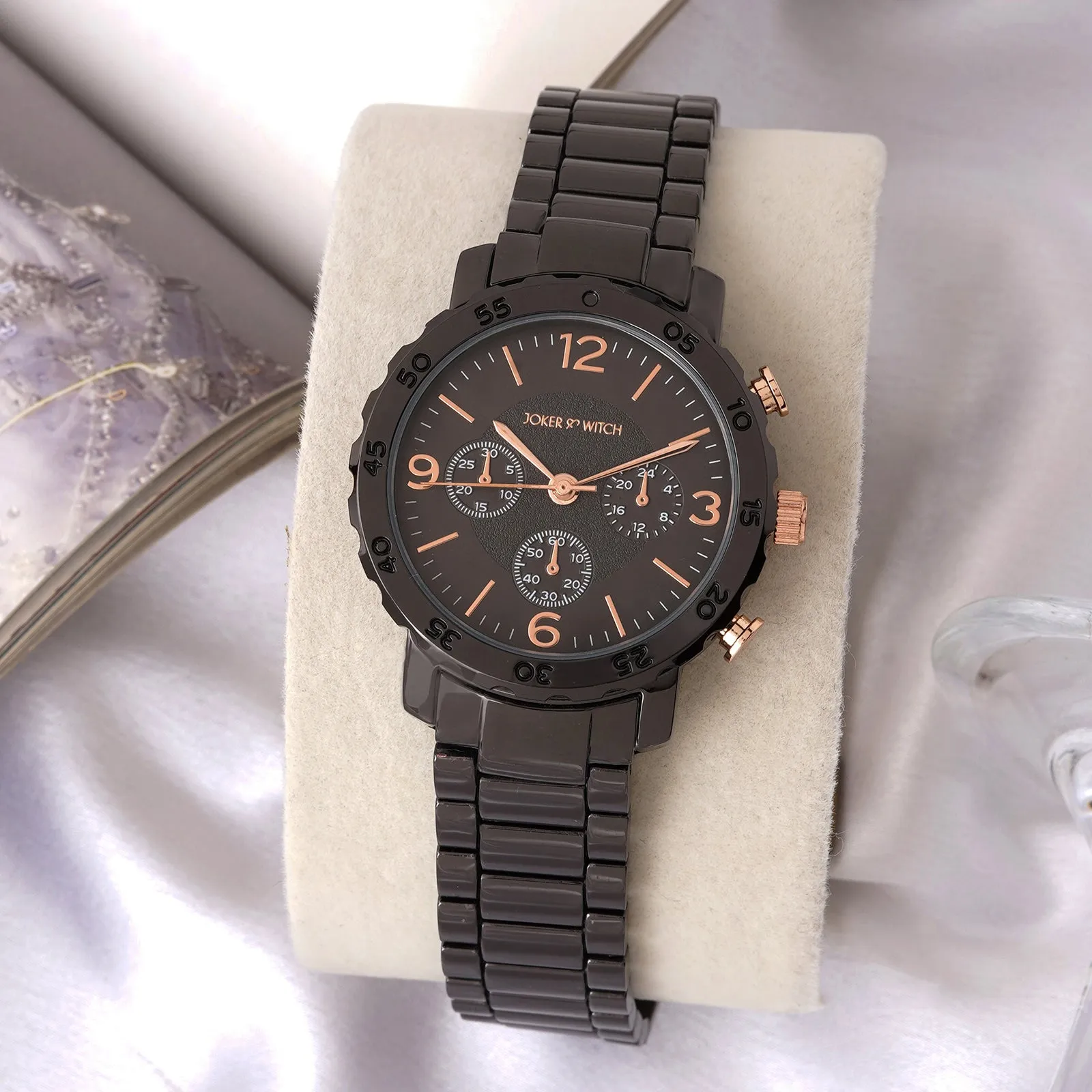 Taye All Black Metallic Strap Watch